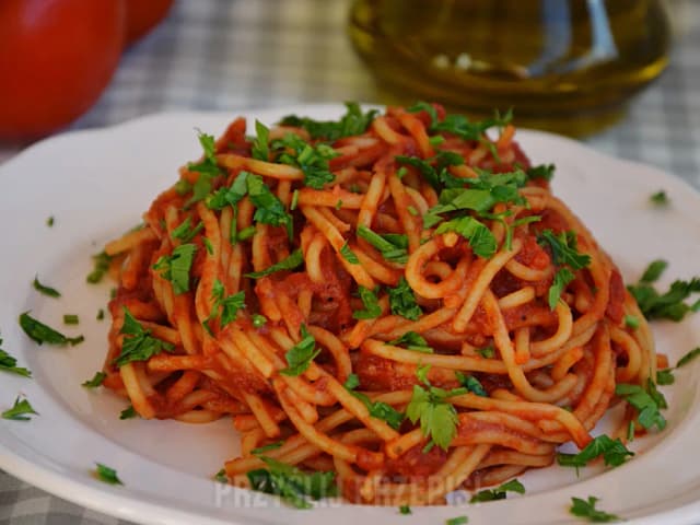 Proste spaghetti z chili, które zachwyci Twoje podniebienie w 30 minut Proste spaghetti z chili, które zachwyci Twoje podniebienie w 30 minut