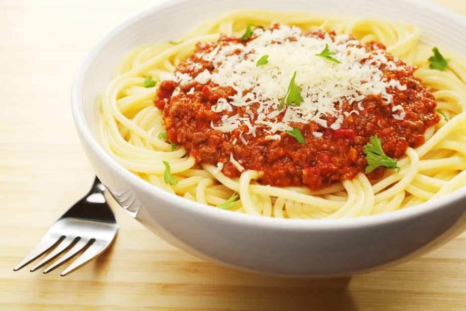 Spaghetti składniki: Kluczowe elementy do idealnego dania Bolognese Spaghetti składniki: Kluczowe elementy do idealnego dania Bolognese