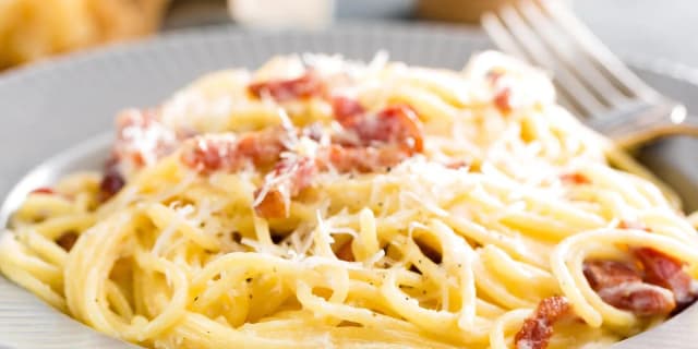 Spaghetti carbonara jak zrobić – uniknij najczęstszych błędów w przepisie Spaghetti carbonara jak zrobić – uniknij najczęstszych błędów w przepisie