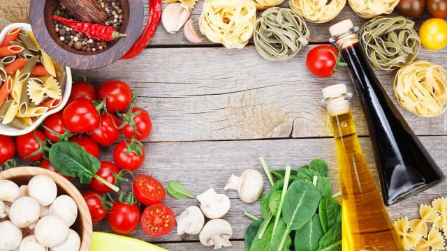 Co jest potrzebne do spaghetti? Odkryj składniki na idealne danie Co jest potrzebne do spaghetti? Odkryj składniki na idealne danie