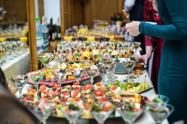 Gdzie można zamówić catering? Sprawdź najlepsze oferty w Polsce Gdzie można zamówić catering? Sprawdź najlepsze oferty w Polsce