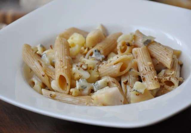 Szybkie i pyszne penne z gruszką i gorgonzolą na obiad Szybkie i pyszne penne z gruszką i gorgonzolą na obiad