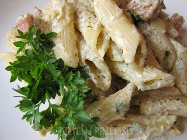 Penne w sosie śmietanowym – prosty przepis na pyszny obiad Penne w sosie śmietanowym – prosty przepis na pyszny obiad