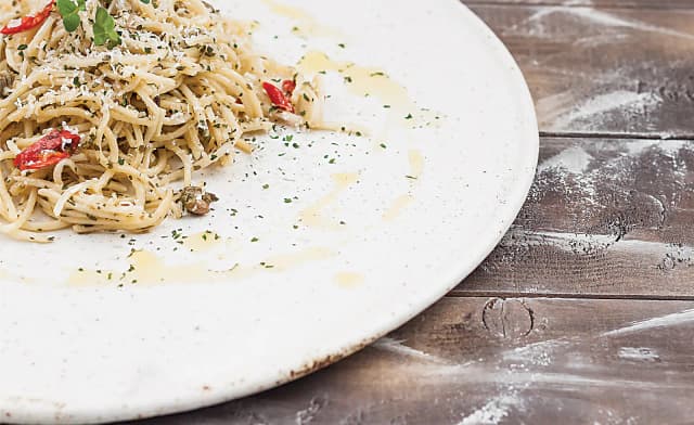 Szybkie spaghetti z anchois: prosty przepis na pyszny obiad Szybkie spaghetti z anchois: prosty przepis na pyszny obiad