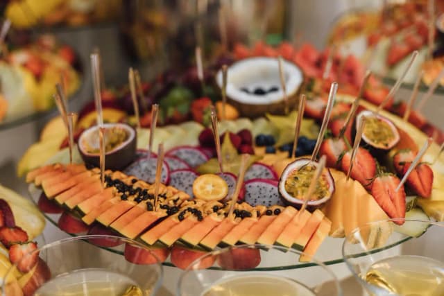 Wiesz co jesz catering dla dzieci - zdrowe i kreatywne menu na imprezy Wiesz co jesz catering dla dzieci - zdrowe i kreatywne menu na imprezy
