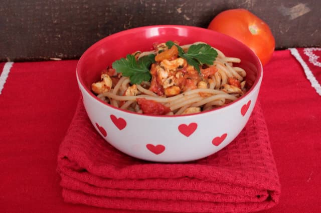 Spaghetti bolognese z kurczakiem - zdrowa alternatywa dla klasyki Spaghetti bolognese z kurczakiem - zdrowa alternatywa dla klasyki