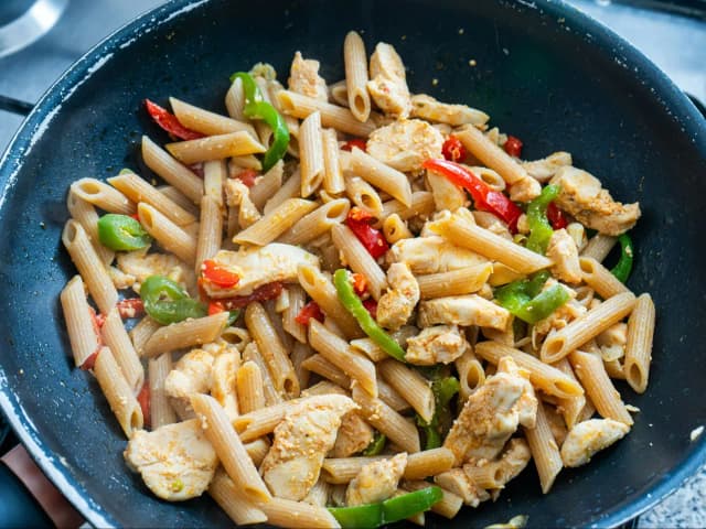 Idealny czas gotowania makaronu penne - uniknij rozgotowania Idealny czas gotowania makaronu penne - uniknij rozgotowania