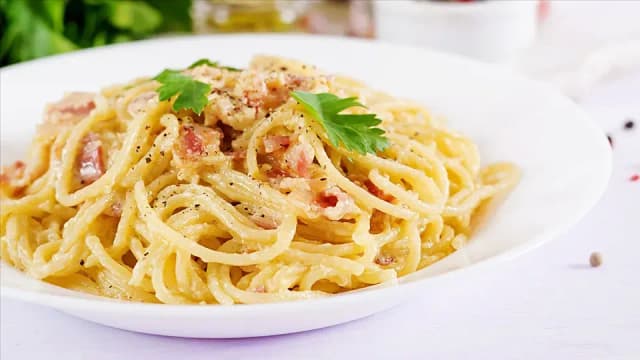 Jaki makaron do carbonary? Odkryj najlepsze opcje dla idealnej potrawy Jaki makaron do carbonary? Odkryj najlepsze opcje dla idealnej potrawy